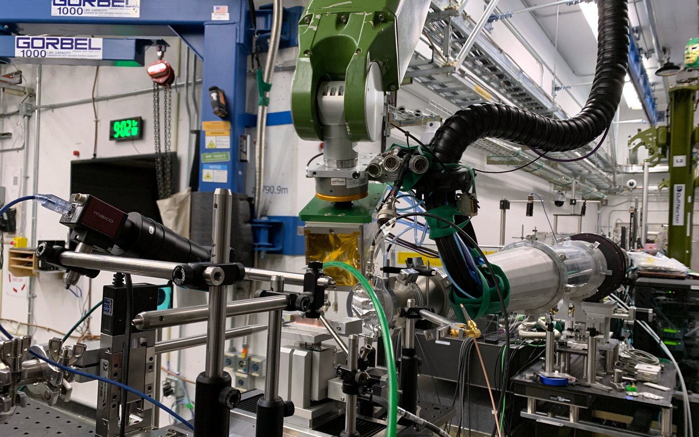 Robotic sample manipulator and vacuum chamber in the XPP hutch at LCLS